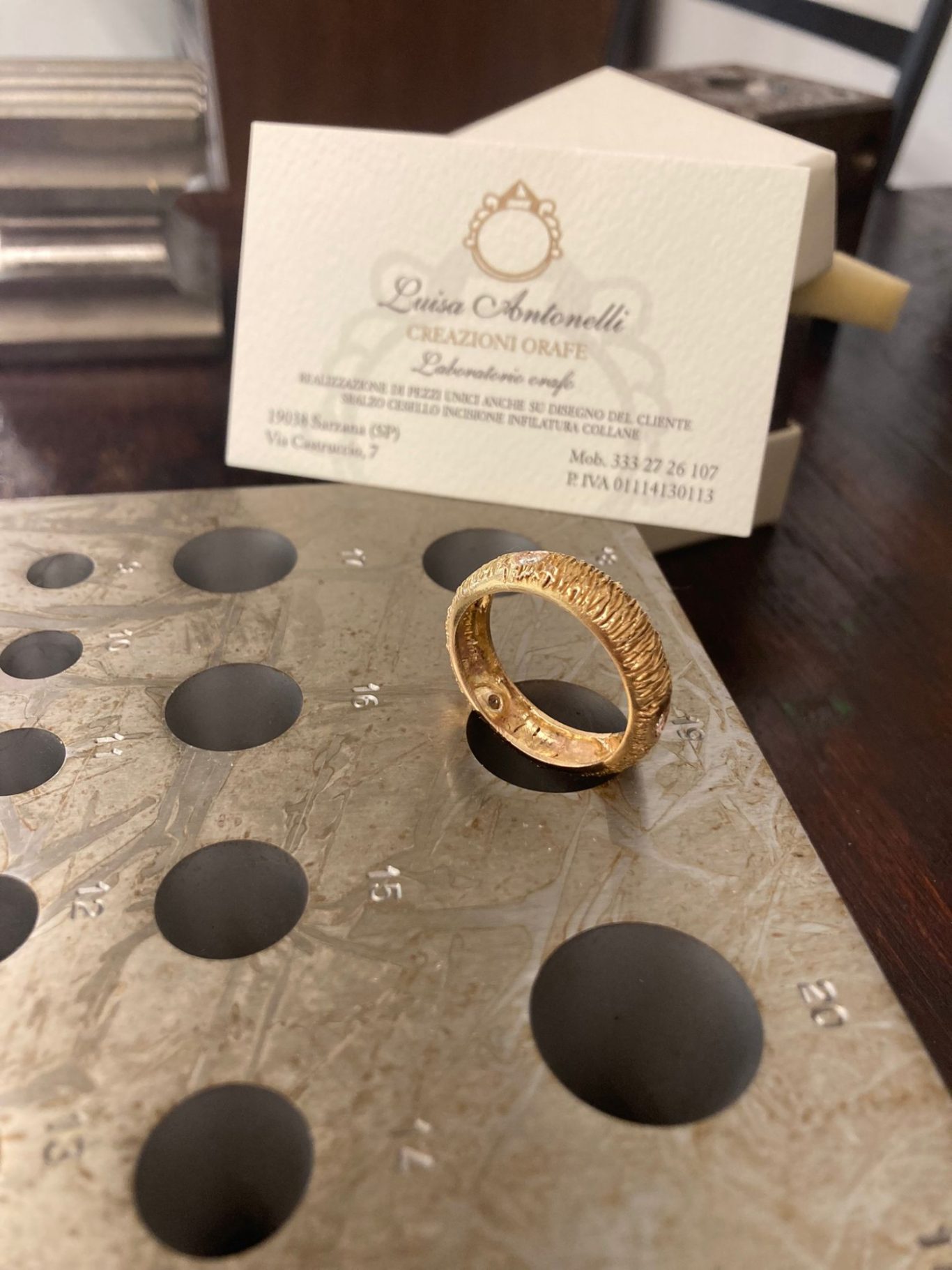 Anello in oro rosso 18KT e diamanti
