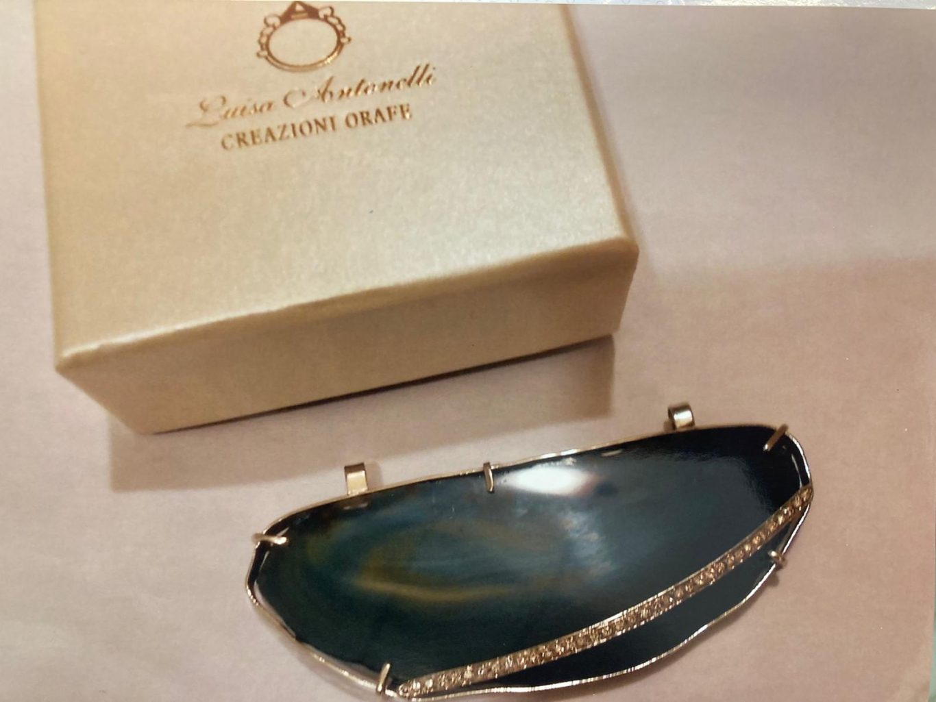 Ciondolo in oro bianco 18KT con pavè di diamanti